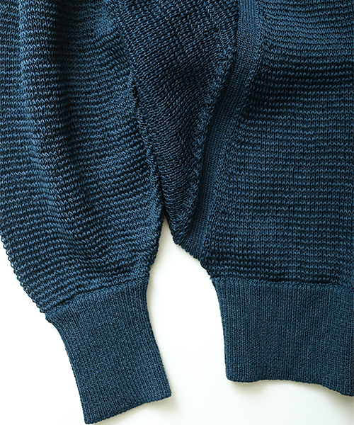 SHAREEF（シャリーフ）の「IRREGULAR KNITTING DOLMAN P/O（ニット/セーター・メンズ・ブラック/ダークグリーン/パープル・1/2）」の10枚目の写真