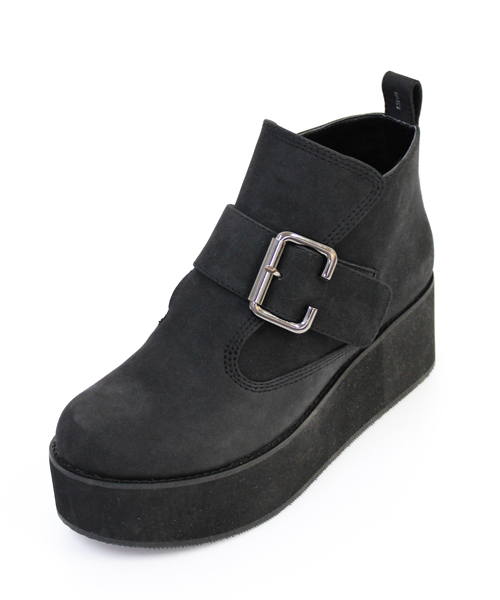 Kastane(カスタネ)の「厚底ブローシューズ(その他シューズ・レディース・ブラック/レッド・MEDIUM/LARGE)」の2枚目の写真