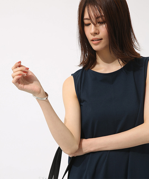 AZUL by moussy(アズールバイマウジー)の「コクーンカットロングワンピース(ワンピース・レディース・オフホワイト/ネイビー/ブラック系その他・SMALL/MEDIUM)」の10枚目の写真