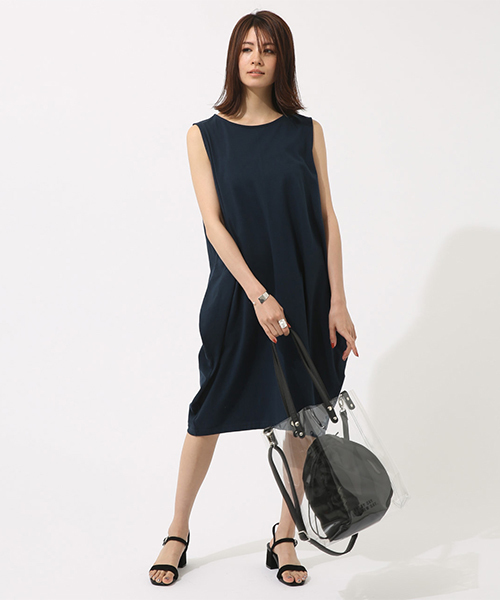 AZUL by moussy(アズールバイマウジー)の「コクーンカットロングワンピース(ワンピース・レディース・オフホワイト/ネイビー/ブラック系その他・SMALL/MEDIUM)」の12枚目の写真
