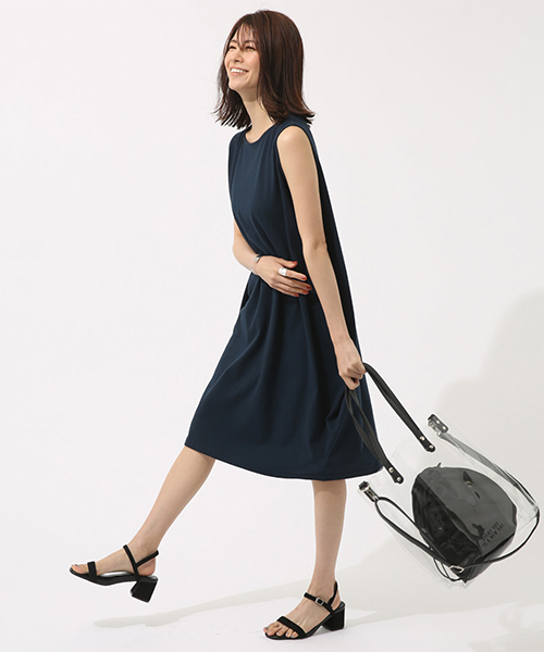 AZUL by moussy(アズールバイマウジー)の「コクーンカットロングワンピース(ワンピース・レディース・オフホワイト/ネイビー/ブラック系その他・SMALL/MEDIUM)」の11枚目の写真