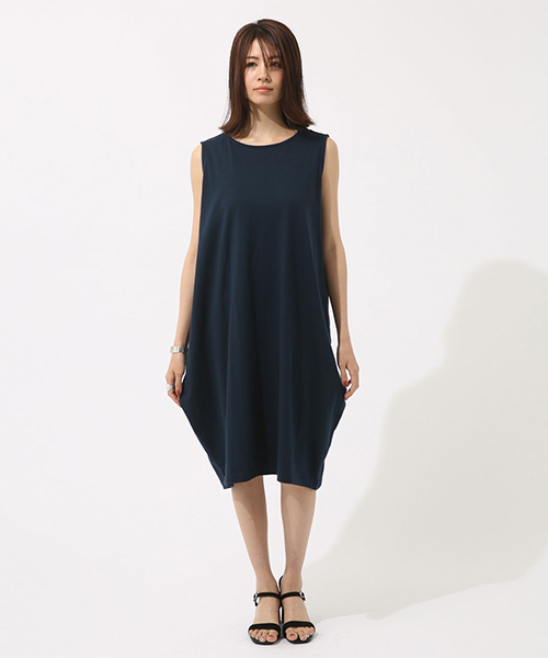 AZUL by moussy(アズールバイマウジー)の「コクーンカットロングワンピース(ワンピース・レディース・オフホワイト/ネイビー/ブラック系その他・SMALL/MEDIUM)」の13枚目の写真