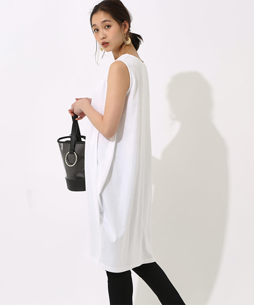 AZUL by moussy(アズールバイマウジー)の「コクーンカットロングワンピース(ワンピース・レディース・オフホワイト/ネイビー/ブラック系その他・SMALL/MEDIUM)」の18枚目の写真