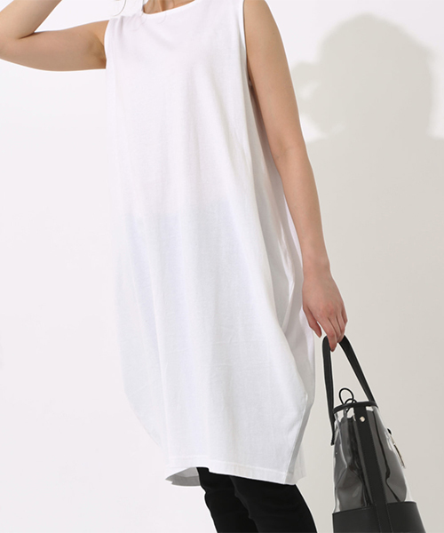 AZUL by moussy(アズールバイマウジー)の「コクーンカットロングワンピース(ワンピース・レディース・オフホワイト/ネイビー/ブラック系その他・SMALL/MEDIUM)」の20枚目の写真