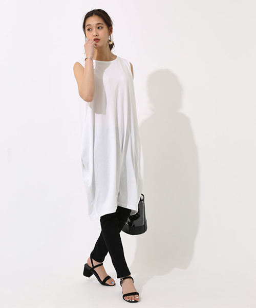 AZUL by moussy(アズールバイマウジー)の「コクーンカットロングワンピース(ワンピース・レディース・オフホワイト/ネイビー/ブラック系その他・SMALL/MEDIUM)」の16枚目の写真