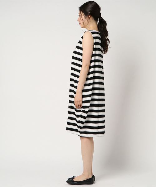 AZUL by moussy(アズールバイマウジー)の「コクーンカットロングワンピース(ワンピース・レディース・オフホワイト/ネイビー/ブラック系その他・SMALL/MEDIUM)」の5枚目の写真