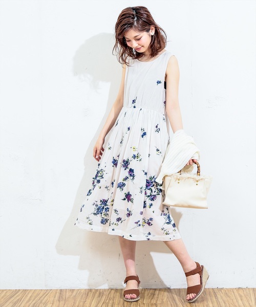 natural couture（ナチュラルクチュール）の「コットンボイルフラワーワンピ（ワンピース・レディース・オフホワイト/ブラック/レッド・FREE）」の6枚目の写真