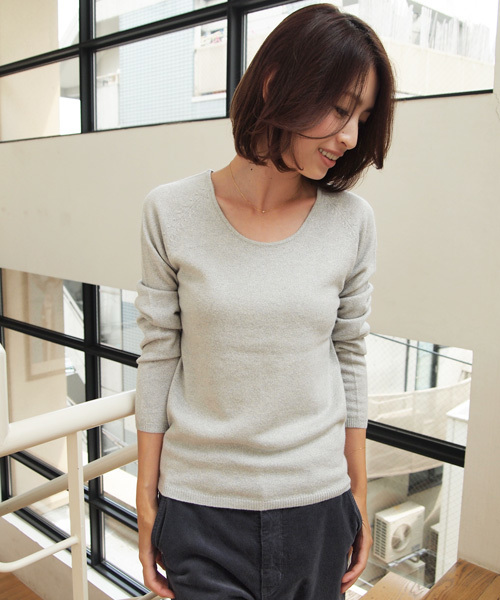 BEAUTY&YOUTH UNITED ARROWS（ビューティーアンドユースユナイテッドアローズ）の「BYTF キリカエラメ ラウンドネックプルオーバー ◆（ニット/セーター・レディース・ホワイト/ライトグレー/モカ/ライトピンク・フリー）」の3枚目の写真