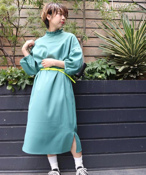 Rivet Surge リベットアンドサージ の ベルト付 フリル衿 ボリューム袖ワンピース ワンピース Wear