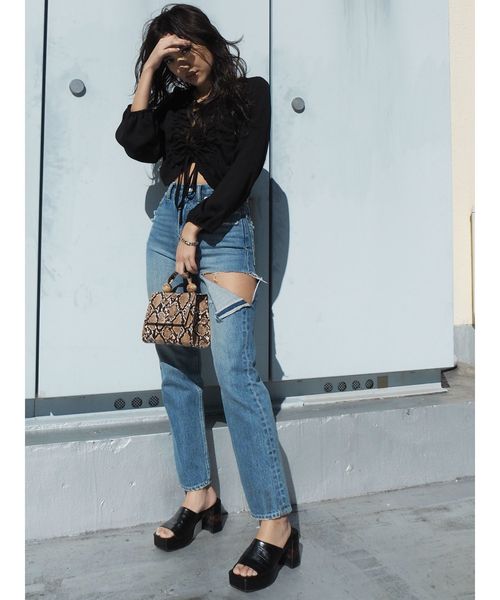 EVRIS（エヴリス）の「カットアウトデニムパンツ（デニムパンツ・レディース・ライトブルー/インディゴブルー・SMALL/MEDIUM）」の21枚目の写真