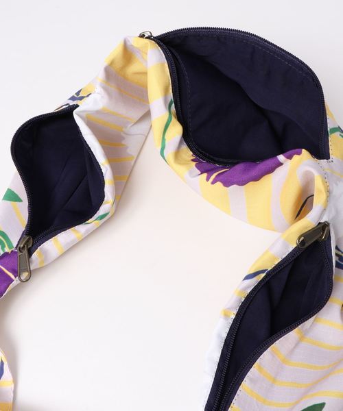 カヤ（カヤ）の「【カヤ】行楽たすきバッグ 和モダン花（ショルダーバッグ・レディース・ホワイト/ネイビー/レッド/イエロー/ブルー/グリーン・FREE）」の17枚目の写真