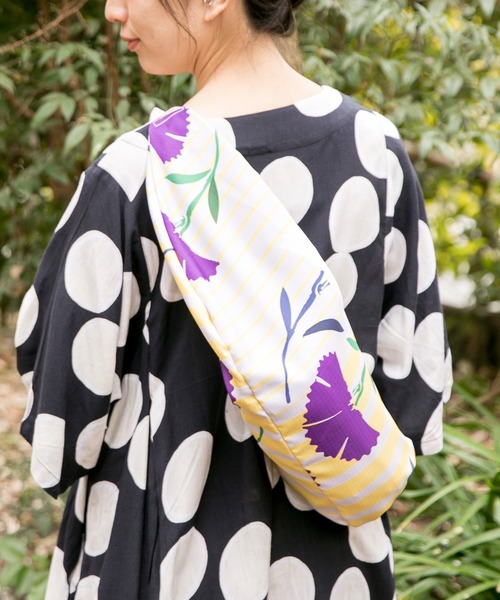 カヤ（カヤ）の「【カヤ】行楽たすきバッグ 和モダン花（ショルダーバッグ・レディース・ホワイト/ネイビー/レッド/イエロー/ブルー/グリーン・FREE）」の16枚目の写真