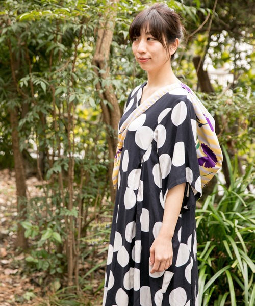 カヤ（カヤ）の「【カヤ】行楽たすきバッグ 和モダン花（ショルダーバッグ・レディース・ホワイト/ネイビー/レッド/イエロー/ブルー/グリーン・FREE）」の13枚目の写真