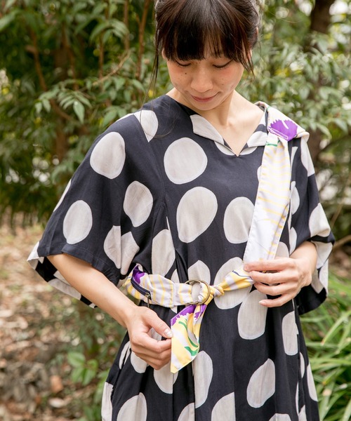 カヤ（カヤ）の「【カヤ】行楽たすきバッグ 和モダン花（ショルダーバッグ・レディース・ホワイト/ネイビー/レッド/イエロー/ブルー/グリーン・FREE）」の8枚目の写真