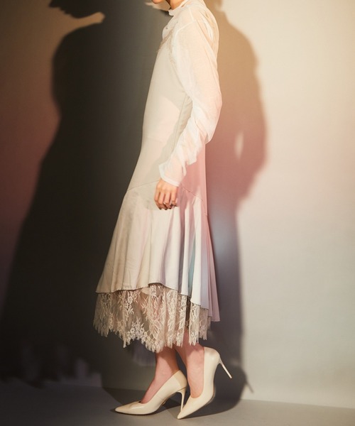 EIMY ISTOIRE（エイミーイストワール）の「レイヤードサテンフレアワンピース（ワンピース・レディース・グレー/ブラック/ベージュ・FREE）」の8枚目の写真