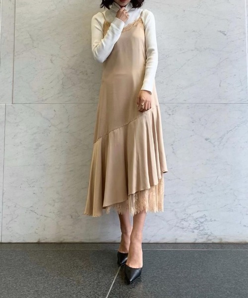 EIMY ISTOIRE（エイミーイストワール）の「レイヤードサテンフレアワンピース（ワンピース・レディース・グレー/ブラック/ベージュ・FREE）」の4枚目の写真