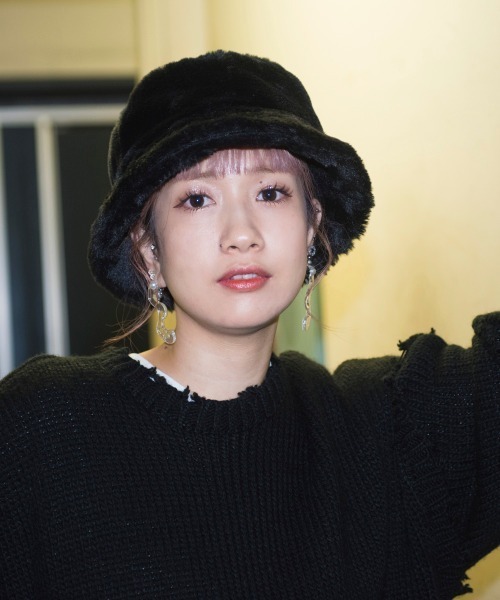 milsa（ミルサ）の「【milsa】Fake Fur Bucket Hat / 【ミルサ】エコファー　バケットハット（ハット・レディース・ブラック/レオパード/グレイッシュベージュ/ベージュ/アイボリー・M/57.5cm）」の3枚目の写真