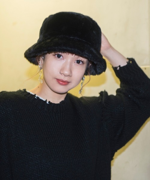 milsa（ミルサ）の「【milsa】Fake Fur Bucket Hat / 【ミルサ】エコファー　バケットハット（ハット・レディース・ブラック/レオパード/グレイッシュベージュ/ベージュ/アイボリー・M/57.5cm）」の17枚目の写真
