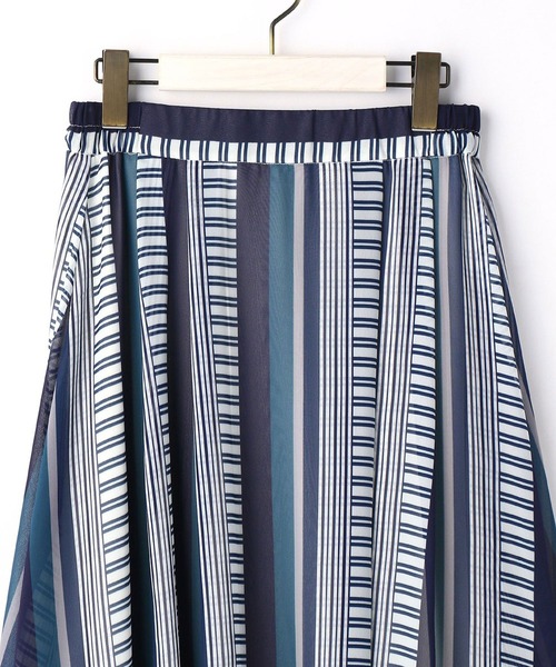 NICOLE white(ニコルホワイト)の「ストライプギャザースカート(スカート・レディース・レッド/ネイビー・FREE)」の7枚目の写真