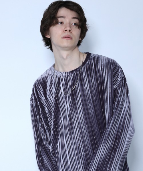 HARE(ハレ)の「ベルベットプリーツプルオーバー(HARE)(Tシャツ/カットソー・メンズ・ブラック/ライトグレー/レッド系その他・FREE)」の2枚目の写真