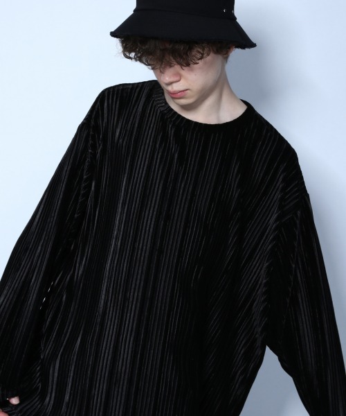 HARE(ハレ)の「ベルベットプリーツプルオーバー(HARE)(Tシャツ/カットソー・メンズ・ブラック/ライトグレー/レッド系その他・FREE)」の4枚目の写真