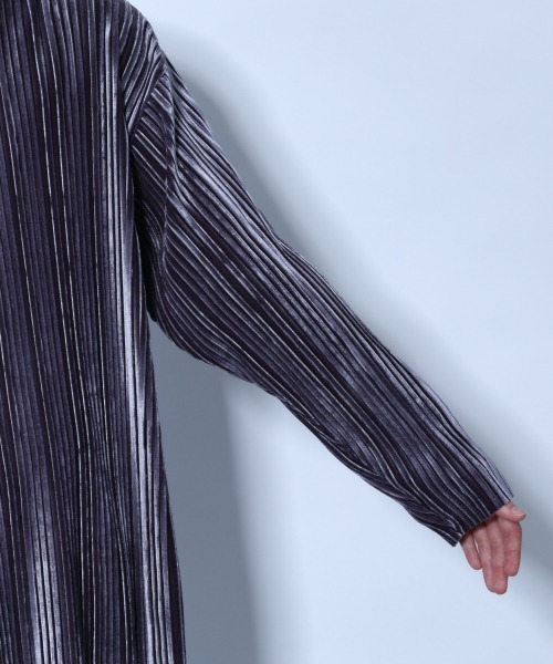 HARE(ハレ)の「ベルベットプリーツプルオーバー(HARE)(Tシャツ/カットソー・メンズ・ブラック/ライトグレー/レッド系その他・FREE)」の5枚目の写真