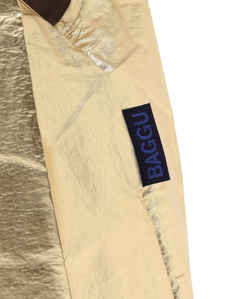 ADAM ET ROPE'（アダムエロペ）の「【BAGGU】Standard Baggu メタリック（エコバッグ/サブバッグ・レディース・シルバー/ゴールド・M）」の8枚目の写真