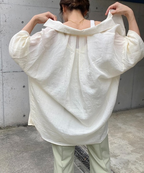 CAPRICIEUX LE'MAGE(カプリシューレマージュ)の「シアーストライプシャツ(シャツ/ブラウス・レディース・ベージュ/ピンク/ブルー/グリーン・FREE)」の2枚目の写真