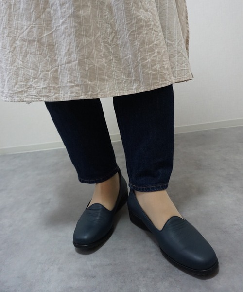 HERMOSA(エレモーサ)(エレモーサ)の「ソフト牛革 3Eカジュアルシューズ(モカシン/デッキシューズ・レディース・ブラック/ブロンズ/ネイビー/ブルー系その他/ブラック系その他・23.5cm/23.0cm/24.0cm/22.5cm/24.5cm/22.0cm/21.5cm)」の12枚目の写真