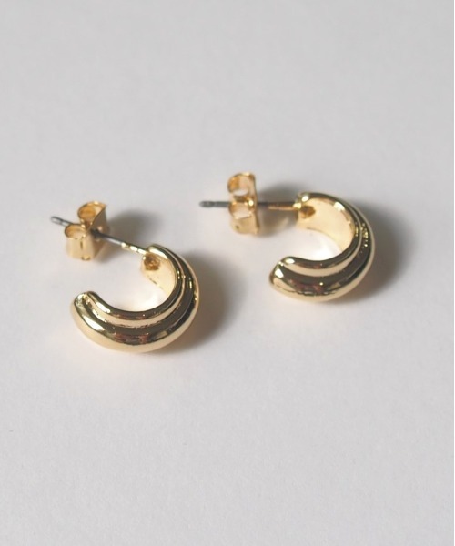 mille blanc(ミルブラン)の「【ニッケルフリー】シンプルメタルピアス(ピアス(両耳用)・レディース・ゴールド/シルバー・FREE)」の2枚目の写真