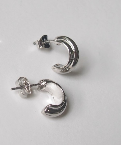 mille blanc(ミルブラン)の「【ニッケルフリー】シンプルメタルピアス(ピアス(両耳用)・レディース・ゴールド/シルバー・FREE)」の4枚目の写真