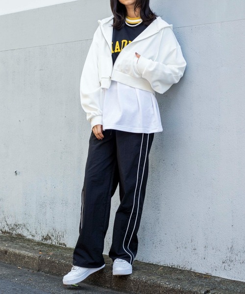 WEGO（ウィゴー）の「WEGO/ナイロンラインパンツ（スウェットパンツ・レディース・レッド/ブラック・FREE）」の4枚目の写真