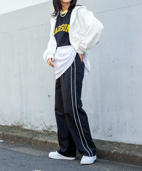 WEGO（ウィゴー）の「WEGO/ナイロンラインパンツ（スウェットパンツ・レディース・レッド/ブラック・FREE）」の9枚目の写真