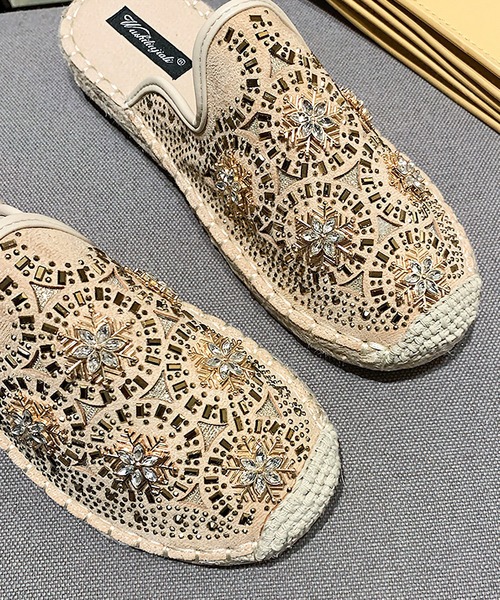 me+em select（ミームセレクト）の「ストーンビジュー刺繍ジュートフラットサンダル（サンダル・レディース・ブラック/アイボリー・24/23.5）」の4枚目の写真