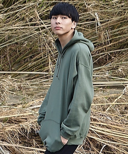 GILDAN(ギルダン)の「ヘビーブレンド 8.0oz フーディー プルオーバー(パーカー・メンズ・ホワイト/レッド/カーキ/マルーン/グレー/ブラック/ネイビー/ピンク・SMALL/MEDIUM/LARGE/X-LARGE/XX-LARGE)」の4枚目の写真