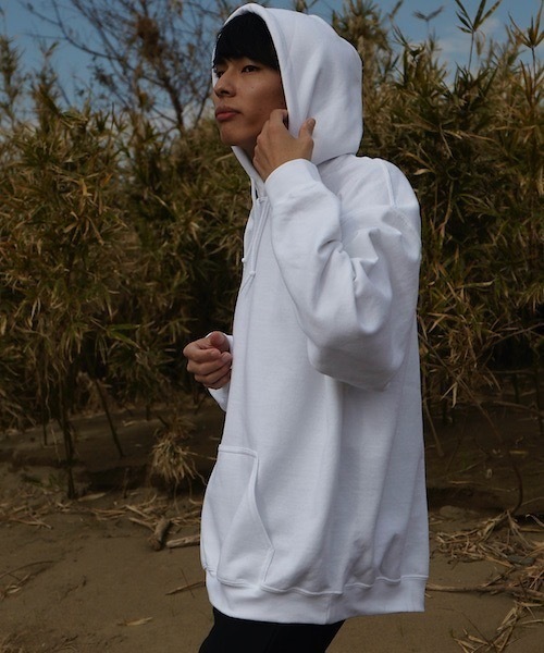 GILDAN(ギルダン)の「ヘビーブレンド 8.0oz フーディー プルオーバー(パーカー・メンズ・ホワイト/レッド/カーキ/マルーン/グレー/ブラック/ネイビー/ピンク・SMALL/MEDIUM/LARGE/X-LARGE/XX-LARGE)」の11枚目の写真