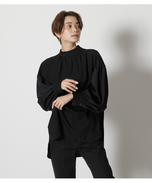 AZUL by moussy（アズールバイマウジー）の「BOTTLE NECK BLOUSE/ボトルネックブラウス（シャツ/ブラウス・レディース・ブラック/ベージュ/オフホワイト・SMALL/MEDIUM）」の3枚目の写真