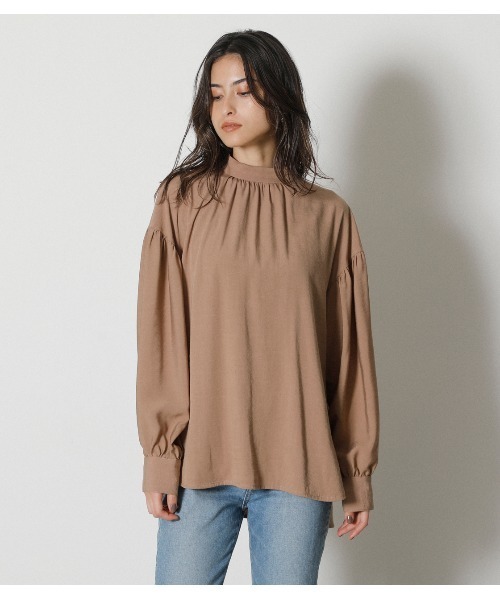 AZUL by moussy（アズールバイマウジー）の「BOTTLE NECK BLOUSE/ボトルネックブラウス（シャツ/ブラウス・レディース・ブラック/ベージュ/オフホワイト・SMALL/MEDIUM）」の9枚目の写真