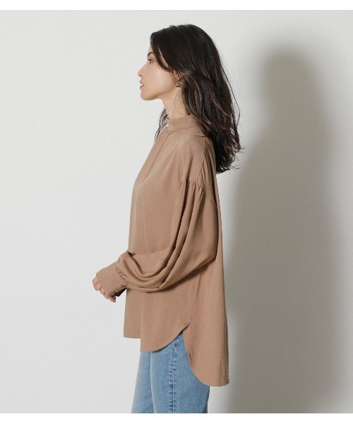 AZUL by moussy（アズールバイマウジー）の「BOTTLE NECK BLOUSE/ボトルネックブラウス（シャツ/ブラウス・レディース・ブラック/ベージュ/オフホワイト・SMALL/MEDIUM）」の10枚目の写真