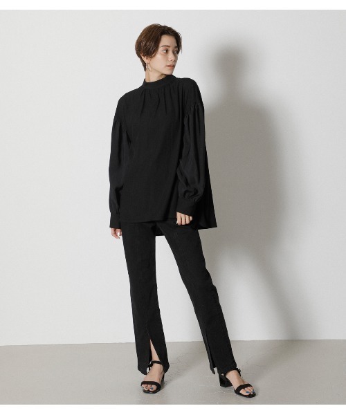 AZUL by moussy（アズールバイマウジー）の「BOTTLE NECK BLOUSE/ボトルネックブラウス（シャツ/ブラウス・レディース・ブラック/ベージュ/オフホワイト・SMALL/MEDIUM）」の17枚目の写真