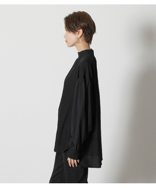 AZUL by moussy（アズールバイマウジー）の「BOTTLE NECK BLOUSE/ボトルネックブラウス（シャツ/ブラウス・レディース・ブラック/ベージュ/オフホワイト・SMALL/MEDIUM）」の19枚目の写真