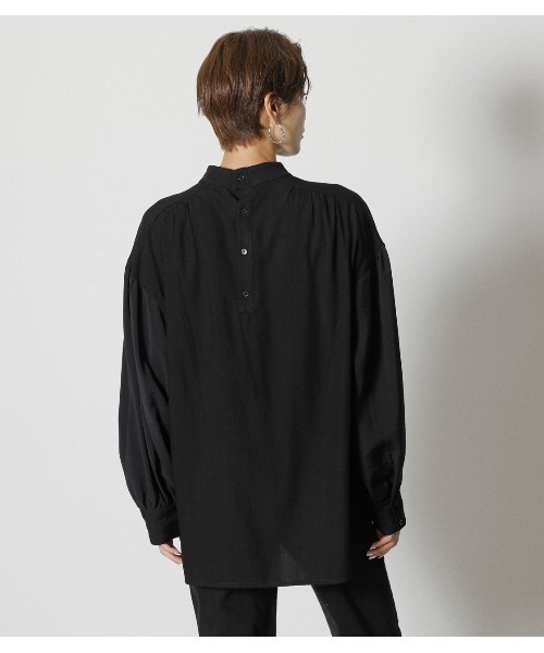 AZUL by moussy（アズールバイマウジー）の「BOTTLE NECK BLOUSE/ボトルネックブラウス（シャツ/ブラウス・レディース・ブラック/ベージュ/オフホワイト・SMALL/MEDIUM）」の20枚目の写真