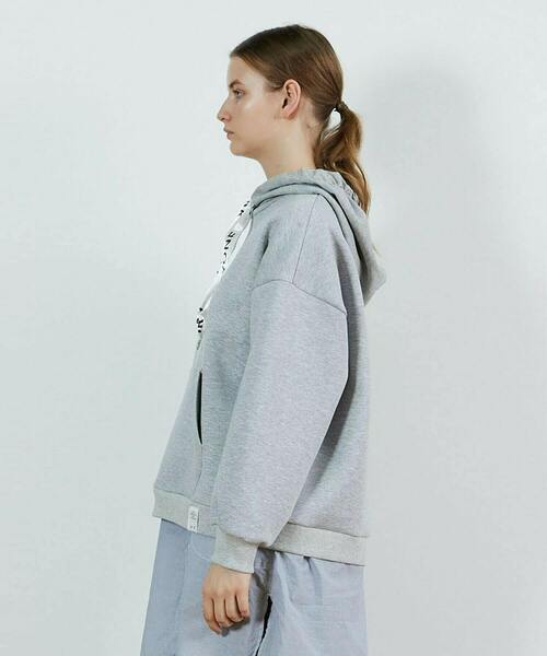 FRAPBOIS（フラボア）の「PARK リボンパーカー（パーカー・レディース・ブラック/グレー・1/2）」の3枚目の写真