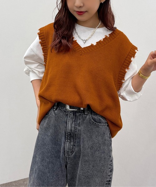 apres jour mignon(アプレジュールミニョン)の「Vダメージニットベスト【ZOZOTOWN限定アイテム】(ベスト・レディース・オレンジ/アイボリー/ダークグリーン/ブラック・X-LARGE/フリー)」の22枚目の写真