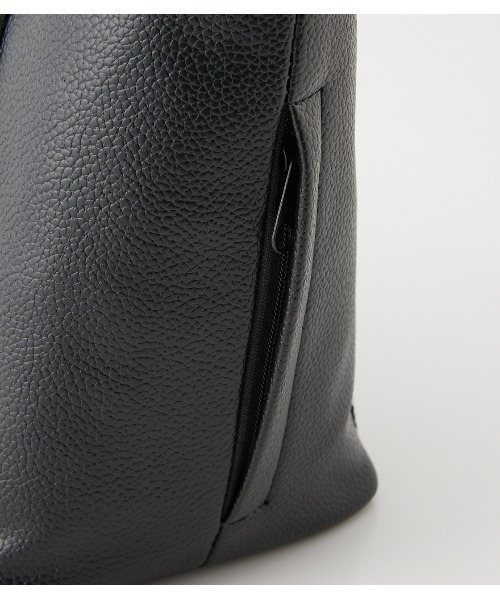 AZUL by moussy(アズールバイマウジー)の「FAUX LEATHER MINI TOTE BAG/フェイクレザーミニトートバッグ(トートバッグ・メンズ・ブラック・FREE)」の6枚目の写真