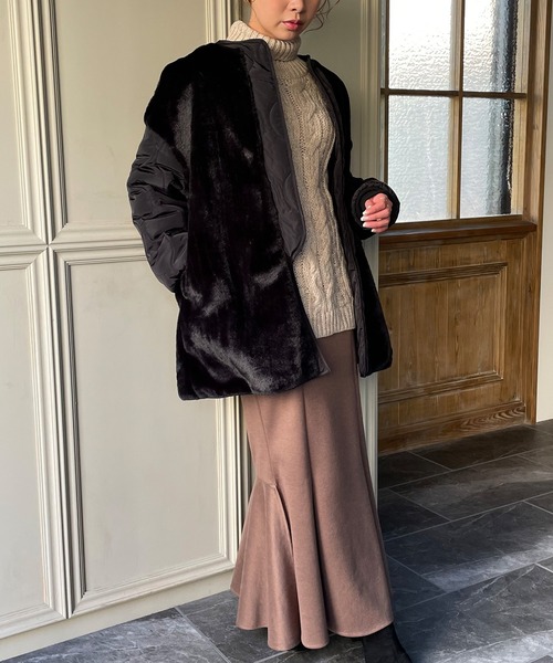 JUNOAH(ジュノア)の「ファー切替キルティングコート(その他アウター・レディース・ブラック/ダークグリーン/ブルー/アイボリー/モカ・MEDIUM/LARGE/X-LARGE)」の8枚目の写真
