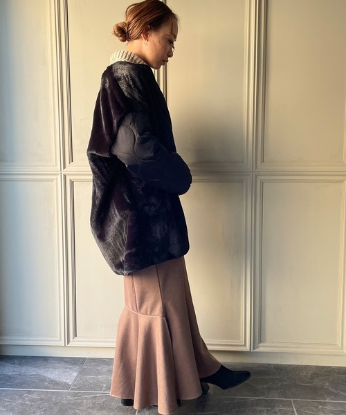 JUNOAH(ジュノア)の「ファー切替キルティングコート(その他アウター・レディース・ブラック/ダークグリーン/ブルー/アイボリー/モカ・MEDIUM/LARGE/X-LARGE)」の9枚目の写真