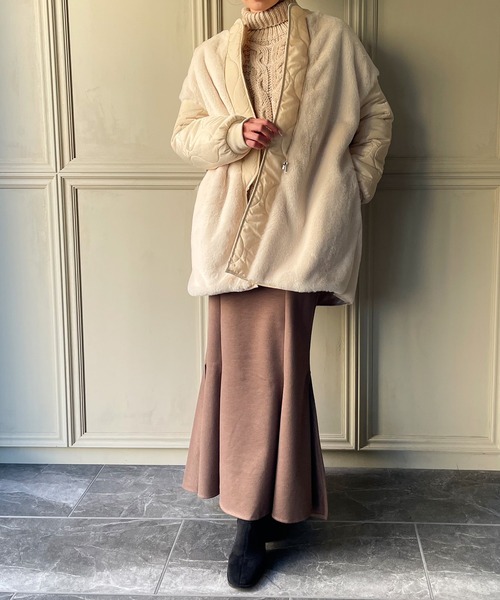 JUNOAH(ジュノア)の「ファー切替キルティングコート(その他アウター・レディース・ブラック/ダークグリーン/ブルー/アイボリー/モカ・MEDIUM/LARGE/X-LARGE)」の17枚目の写真