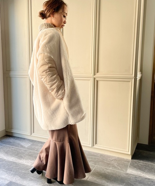 JUNOAH(ジュノア)の「ファー切替キルティングコート(その他アウター・レディース・ブラック/ダークグリーン/ブルー/アイボリー/モカ・MEDIUM/LARGE/X-LARGE)」の18枚目の写真