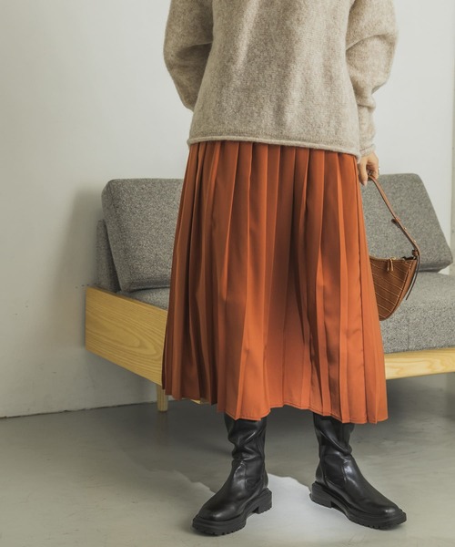 URBAN RESEARCH（アーバンリサーチ）の「カラープリーツスカート（スカート・レディース・パープル/グリーン/オレンジ系その他・FREE）」の3枚目の写真
